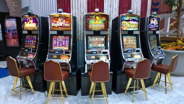 jamuwin live-dealer table with croupier